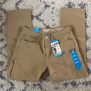 Men’s Athletic Fit Tan Jeans Size 33x30